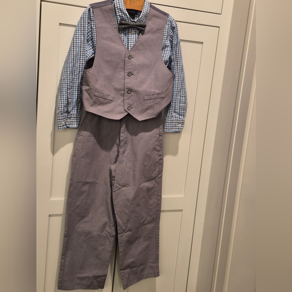 Boys Kenneth Cole Reaction 4 PC Suit Size 7